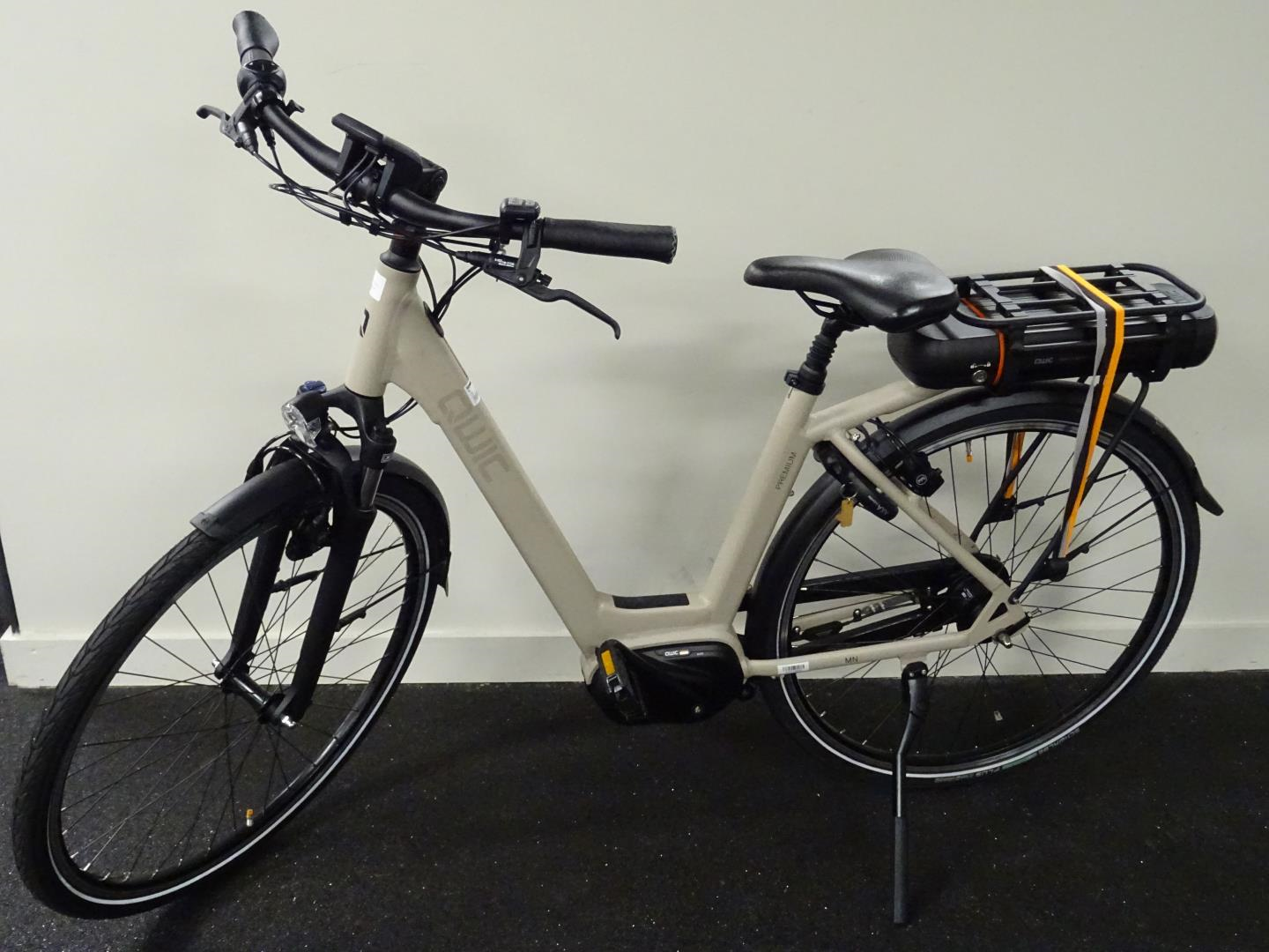 QWIC Premium MN7 Low step 49 (M) Maple Sand Bouwjaar 2020 met 3085Km