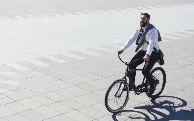 Fietsen naar het werk: 5 tips om je auto vaker te laten staan!